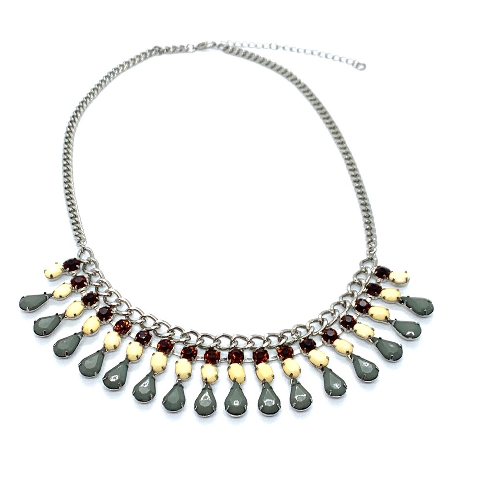 ๐ฅ Silver Statement Jewel Necklace - Picture 7 of 8